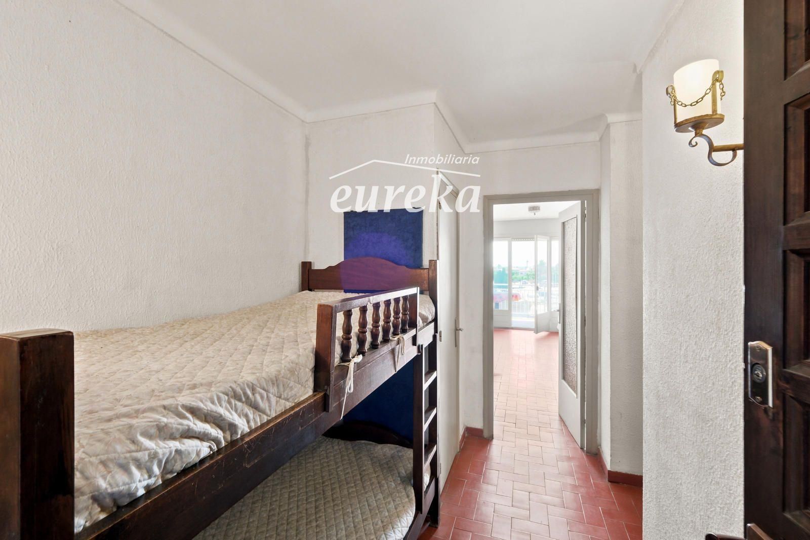 PORT GREC NAUTICA Large studio with sleeping cabin for renovation, with views of the main canal in Empuriabrava - Foto 25