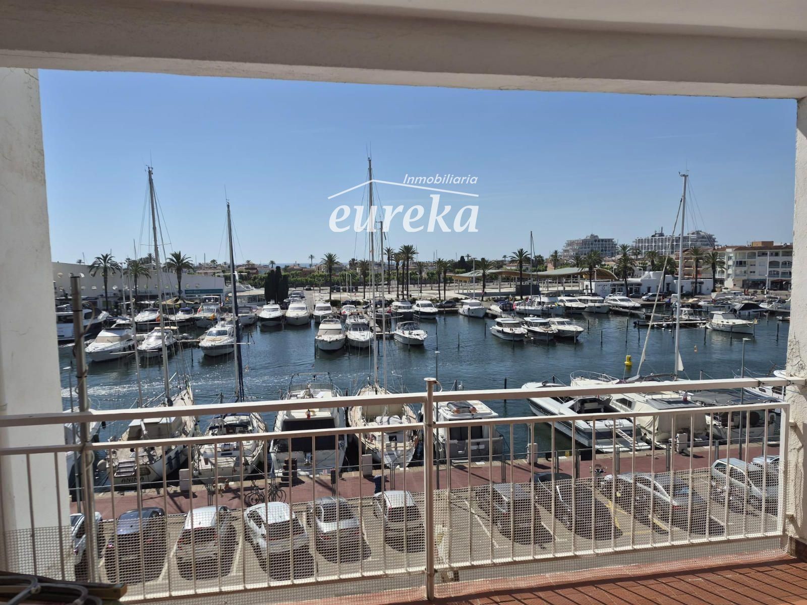 PORT GREC NAUTICA Large studio with sleeping cabin for renovation, with views of the main canal in Empuriabrava - Foto 27