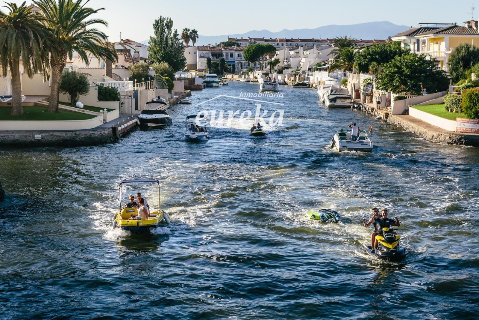 PORT GREC NAUTICA Large studio with sleeping cabin for renovation, with views of the main canal in Empuriabrava - Foto 29