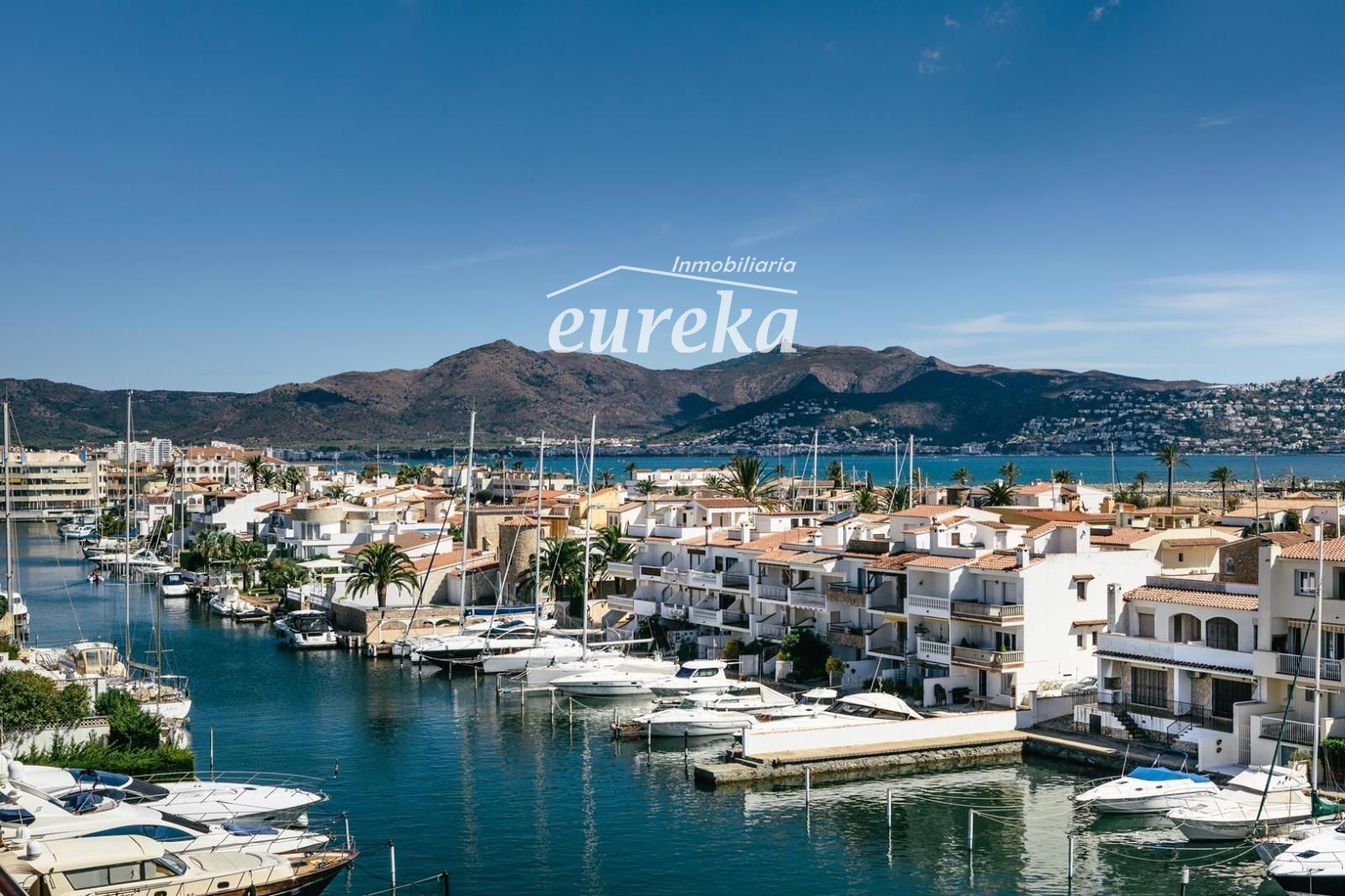 PORT GREC NAUTICA Large studio with sleeping cabin for renovation, with views of the main canal in Empuriabrava - Foto 32