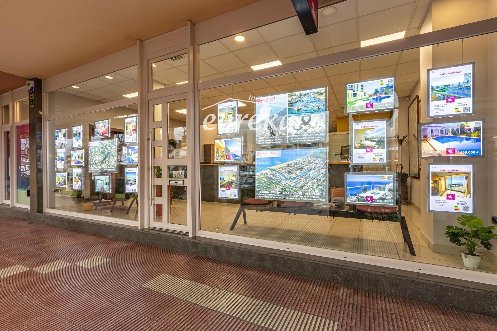 PORT GREC NAUTICA Large studio with sleeping cabin for renovation, with views of the main canal in Empuriabrava - Foto 37