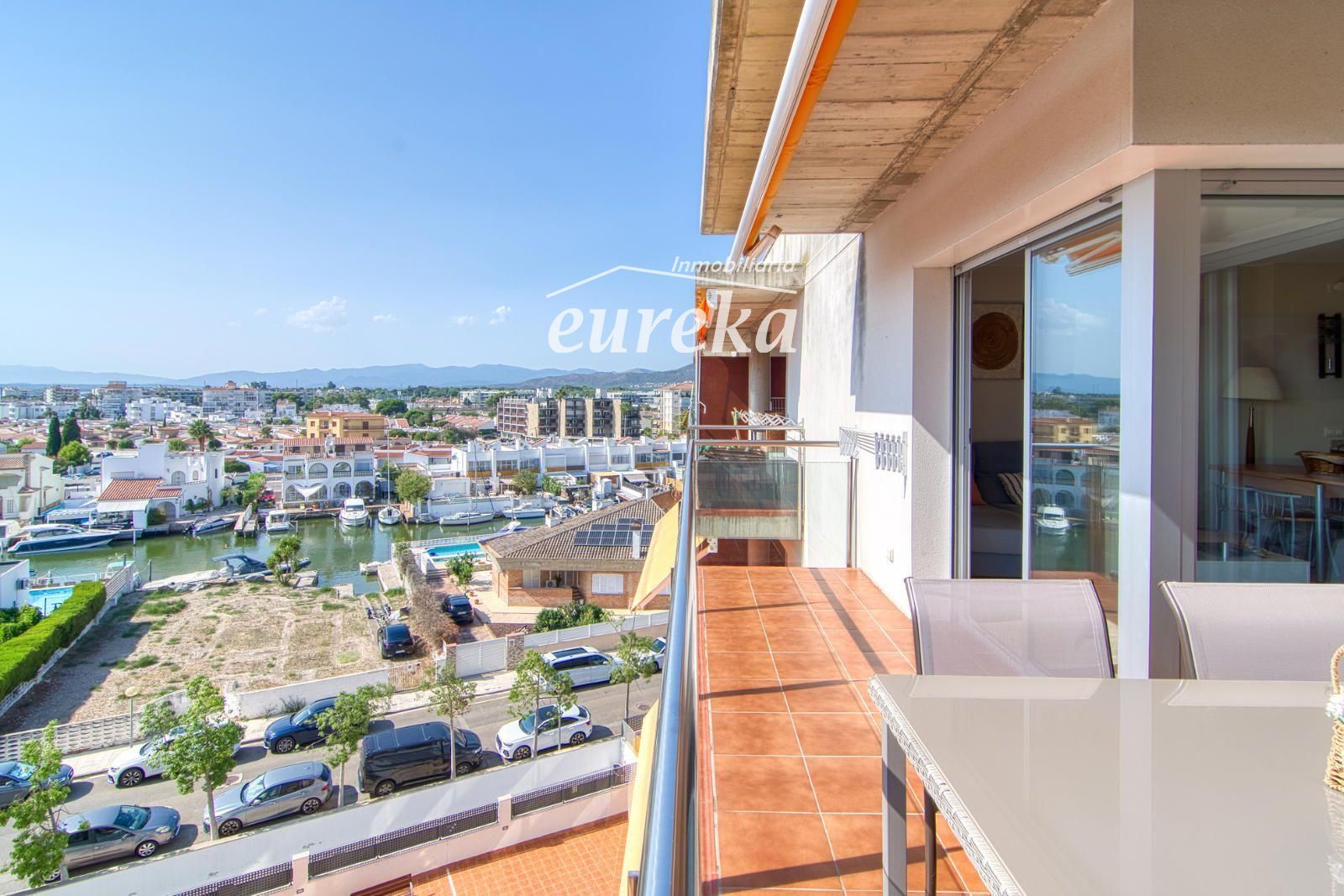 Luminoso ático con terraza, piscinas, parking y trastero en Santa Margarida - Foto 4