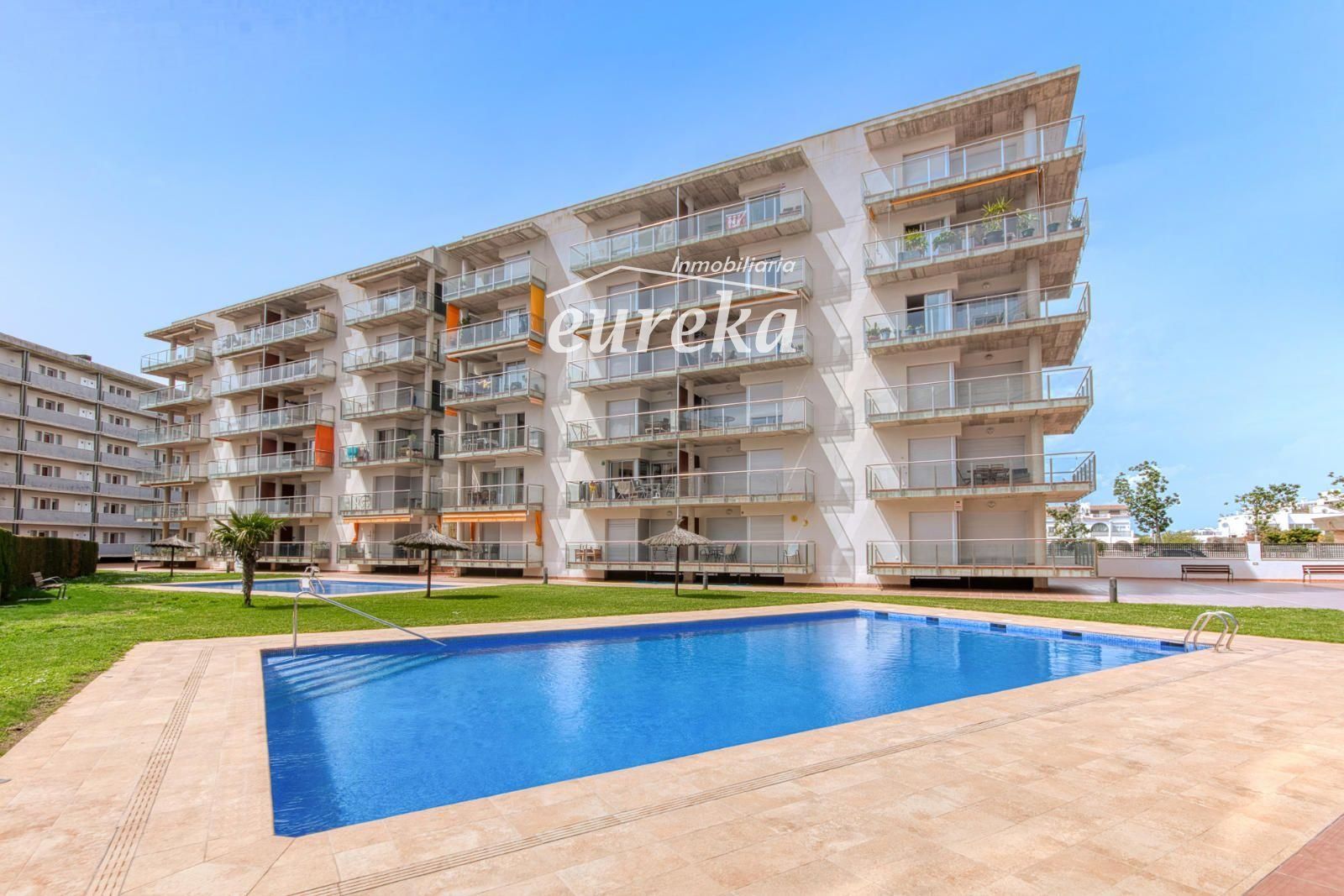 Luminoso ático con terraza, piscinas, parking y trastero en Santa Margarida - Foto 6