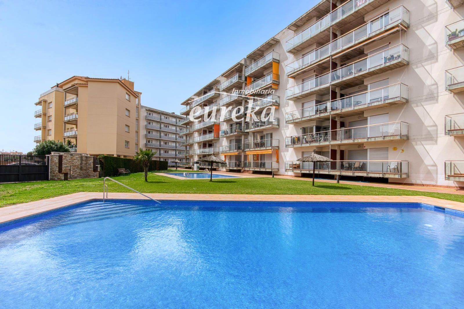 Luminoso ático con terraza, piscinas, parking y trastero en Santa Margarida - Foto 7