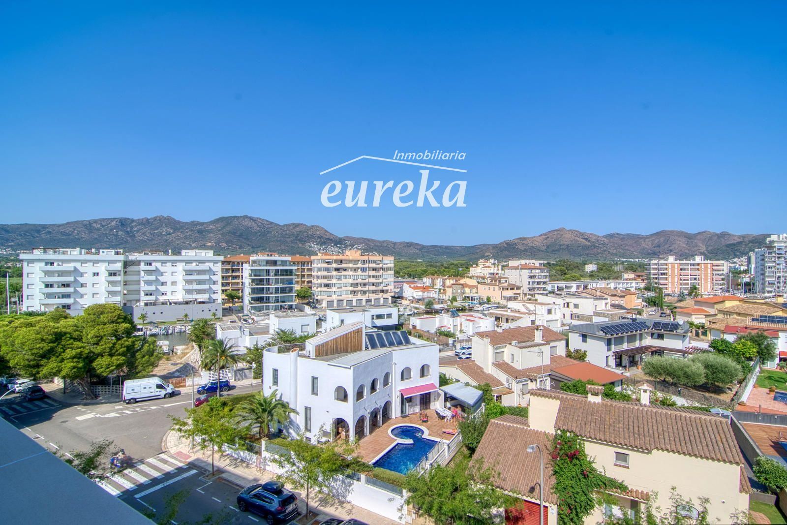 Luminoso ático con terraza, piscinas, parking y trastero en Santa Margarida - Foto 30