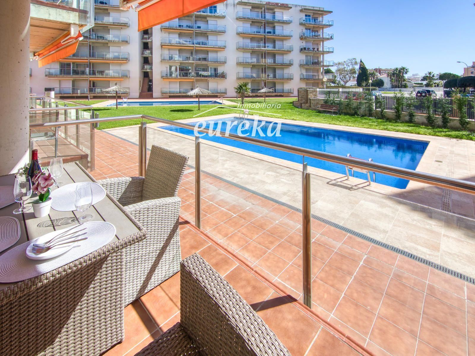 Apartamento moderno en planta baja con terraza y piscina en Santa Margarita