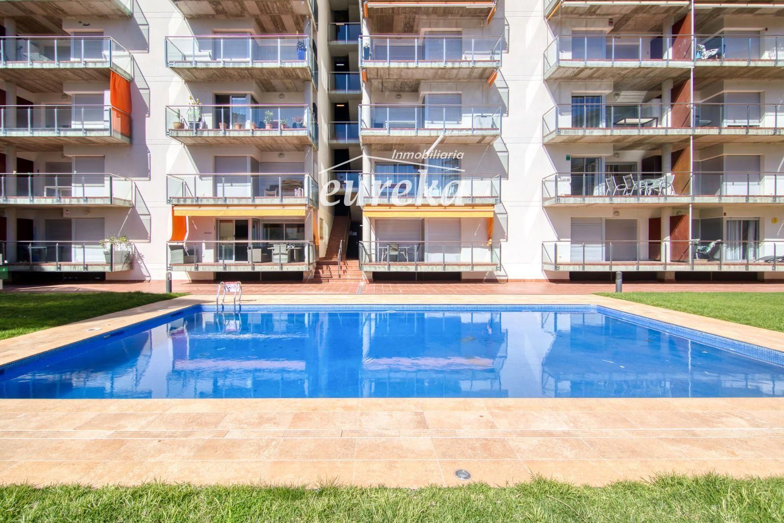 Apartamento moderno en planta baja con terraza y piscina en Santa Margarita