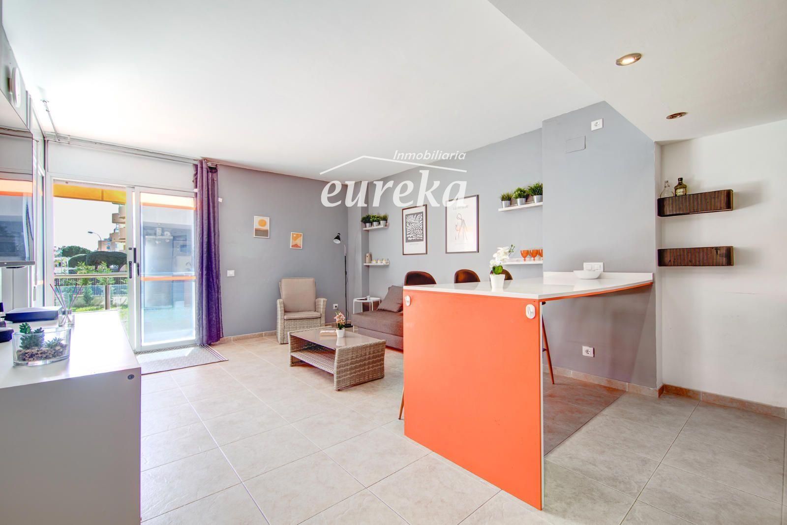 Apartamento moderno en planta baja con terraza y piscina en Santa Margarita