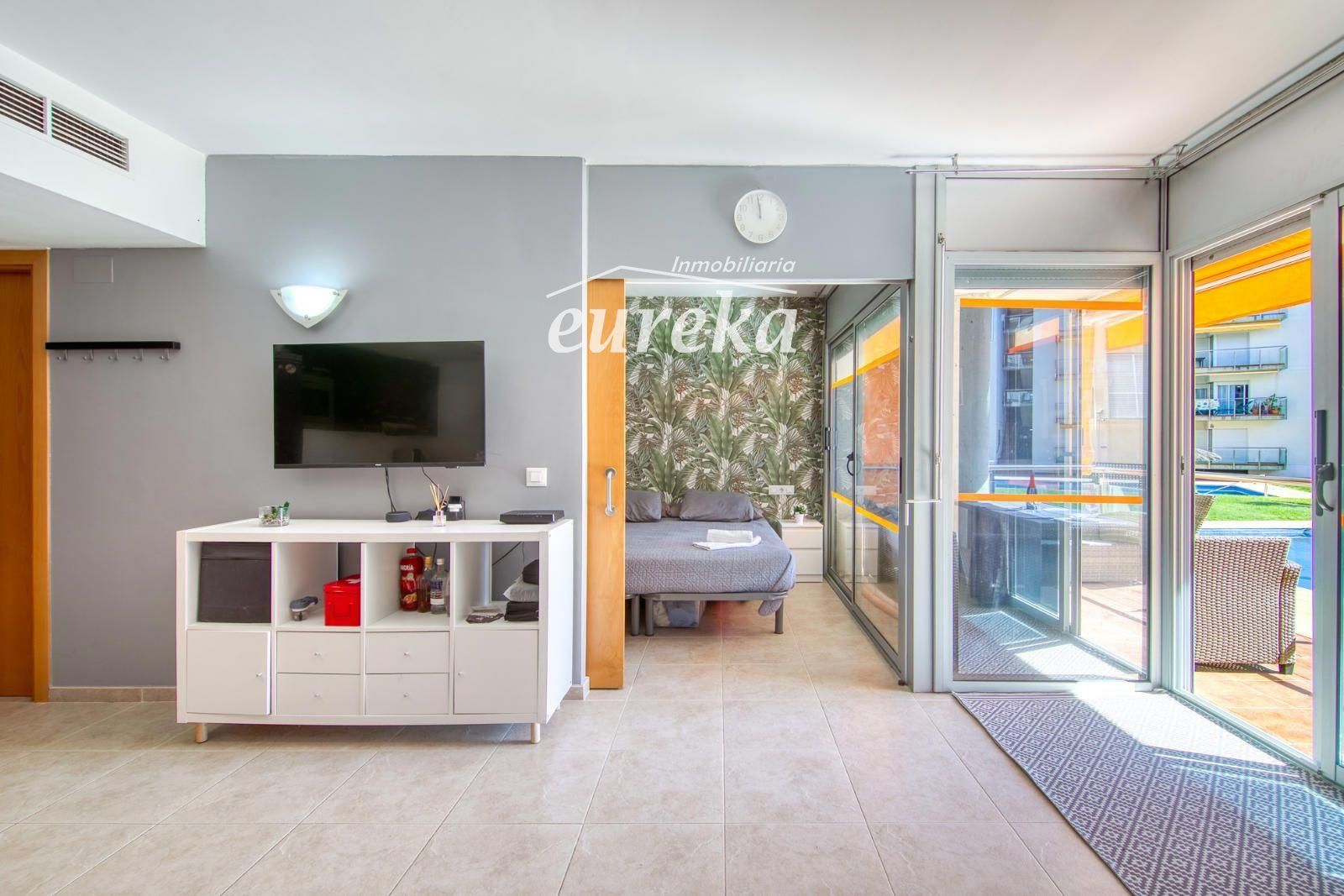 Apartamento moderno en planta baja con terraza y piscina en Santa Margarita