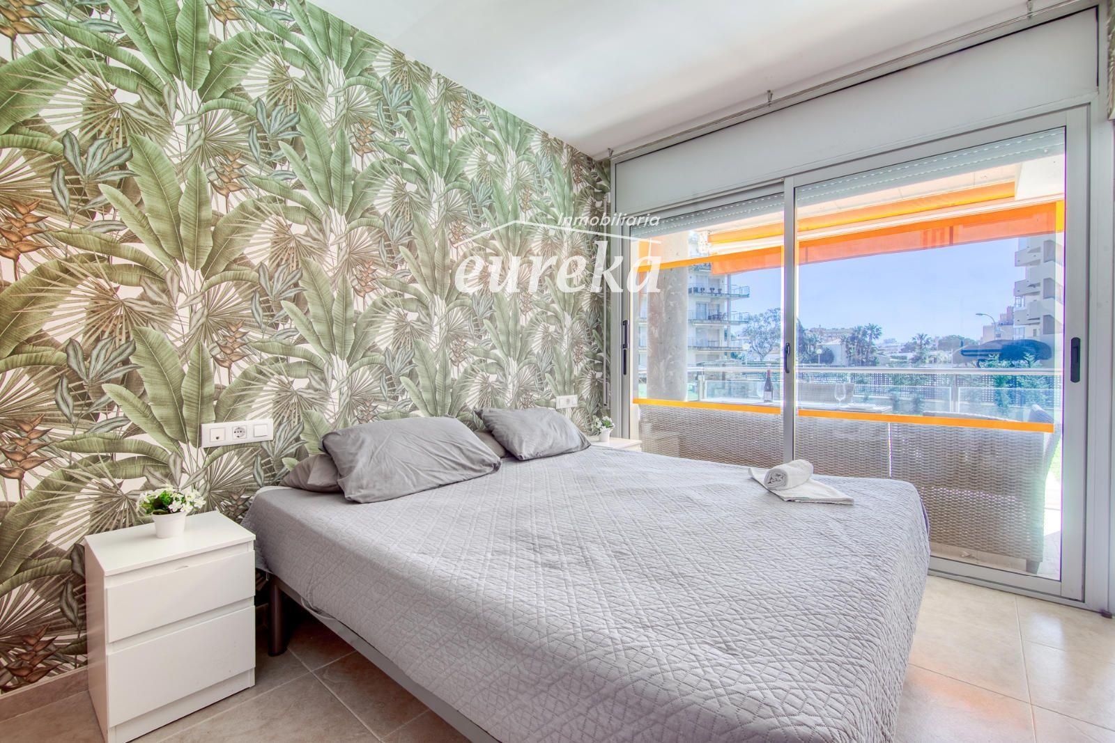 Apartamento moderno en planta baja con terraza y piscina en Santa Margarita