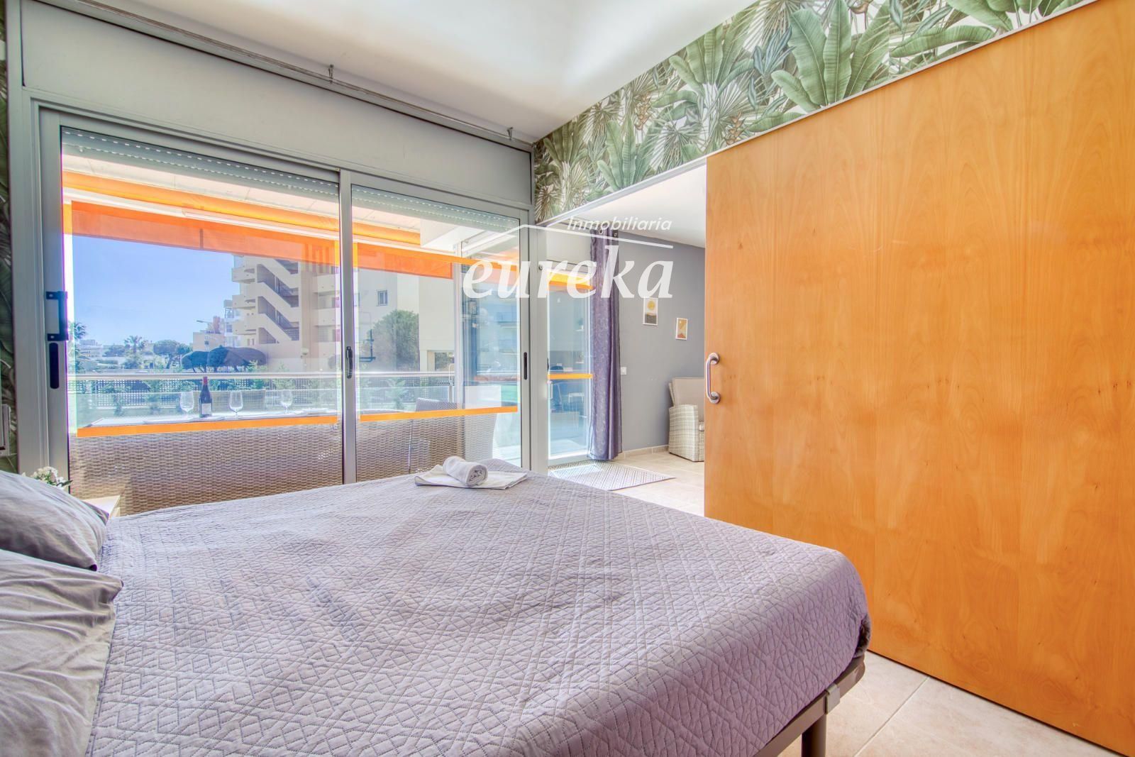 Apartamento moderno en planta baja con terraza y piscina en Santa Margarita