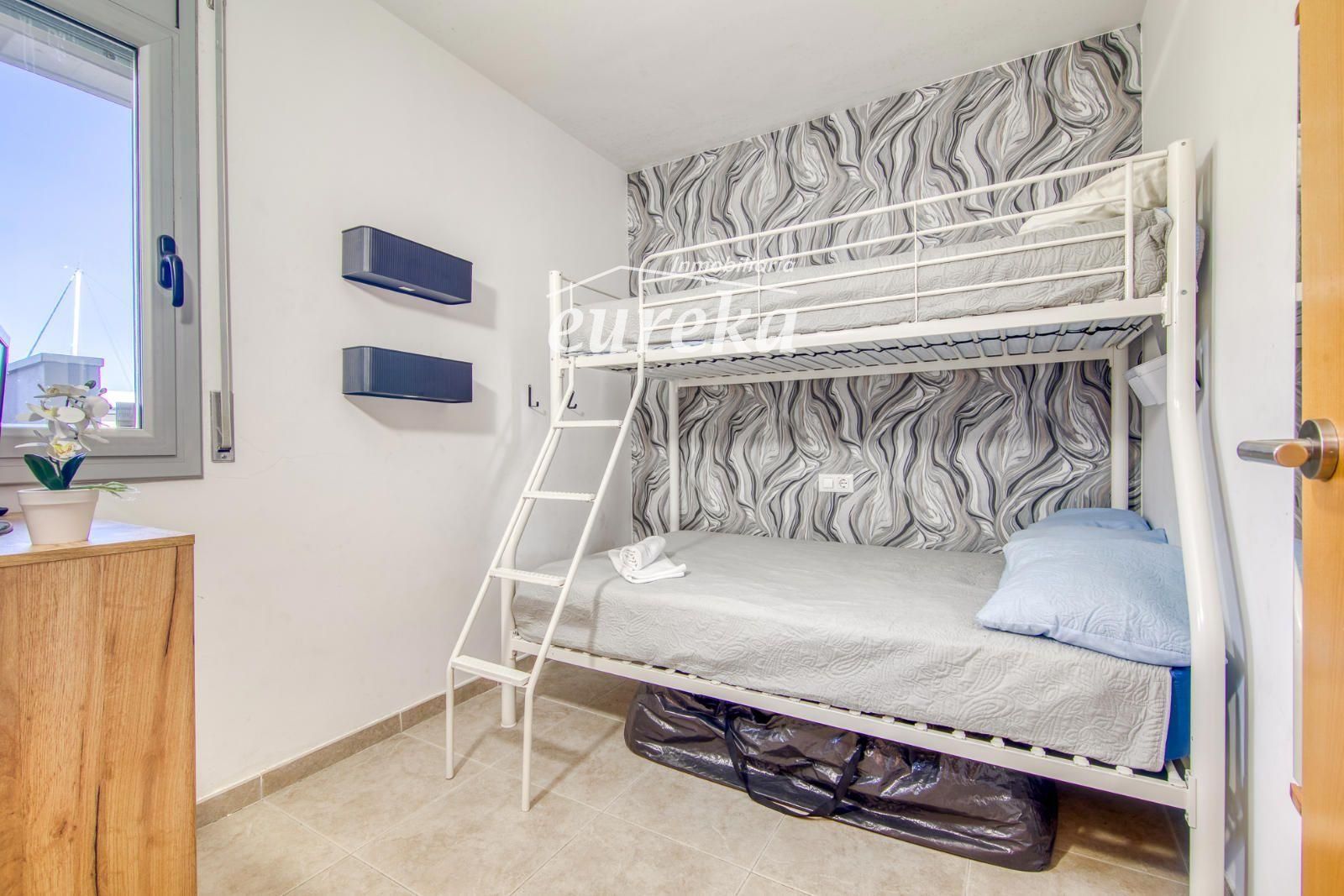 Apartamento moderno en planta baja con terraza y piscina en Santa Margarita