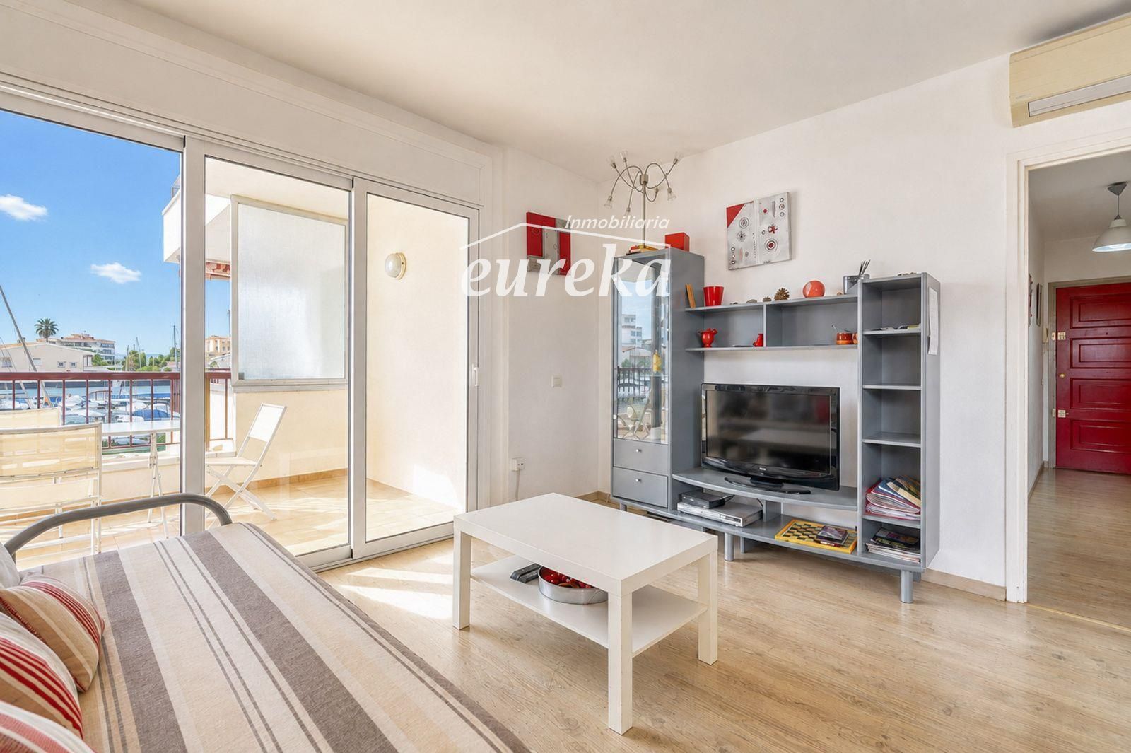 Tu rincón junto al mar en Roses: terraza con vistas al canal y parking privado