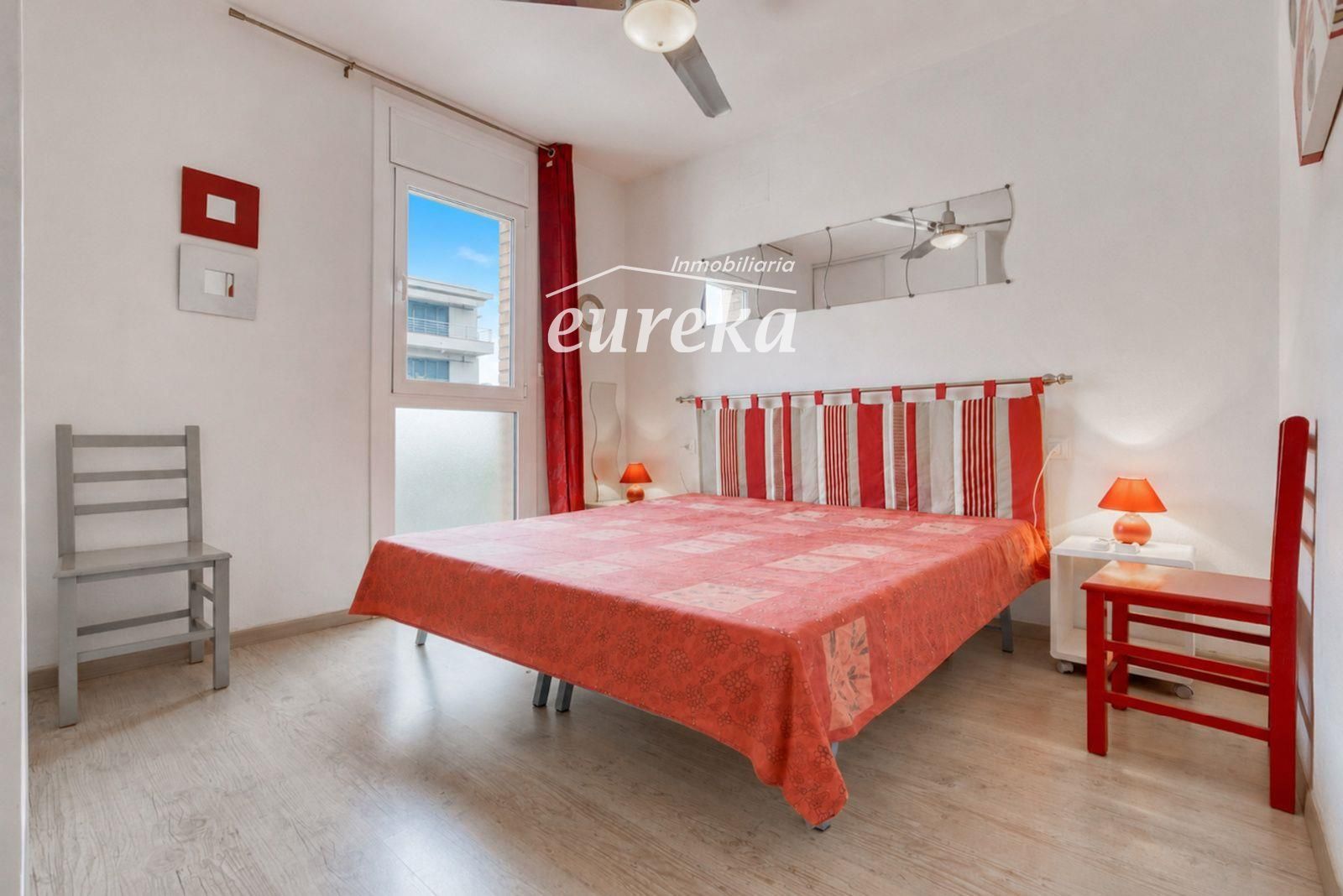 Tu rincón junto al mar en Roses: terraza con vistas al canal y parking privado
