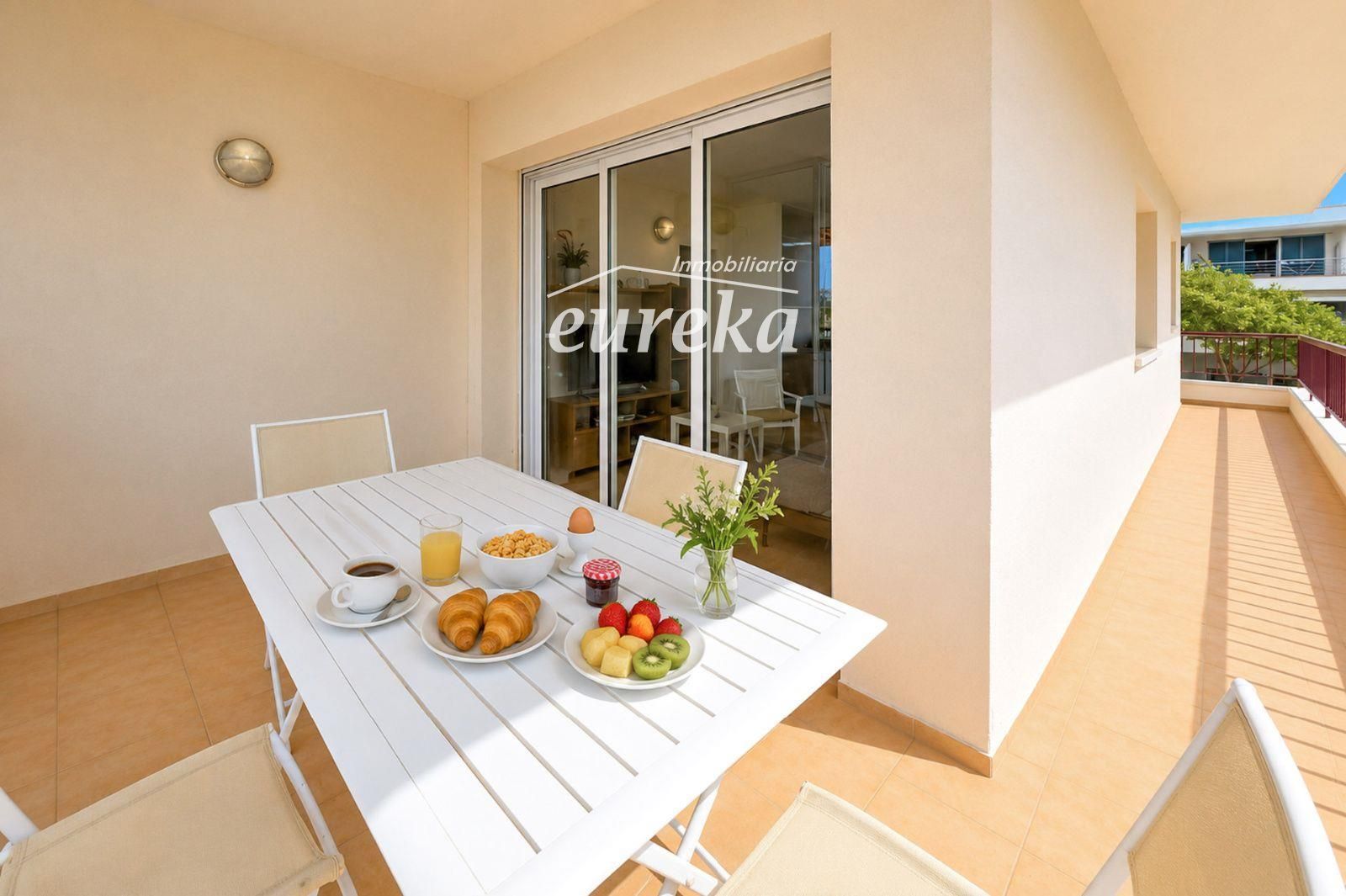 Tu rincón junto al mar en Roses: terraza con vistas al canal y parking privado