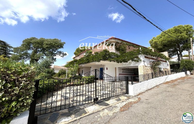 Freistehende Villa zu verkaufen Llançà, Girona. Ref: 2732. Agencia Eureka