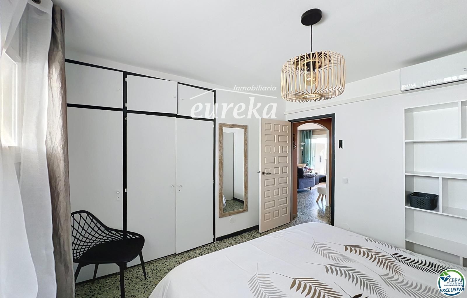 Apartamento reformado con terraza a 150 m de la playa – Empuriabrava - Foto 15