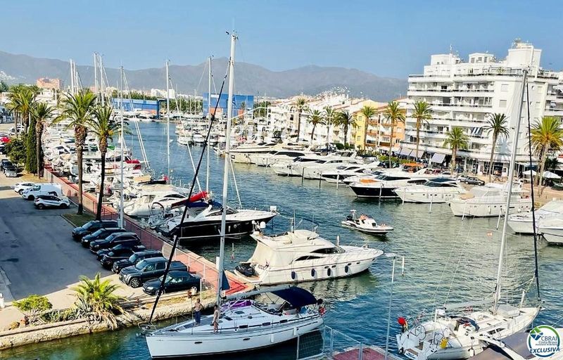 Flat for sale Empuriabrava, Girona. Ref: 2742. Agencia Eureka