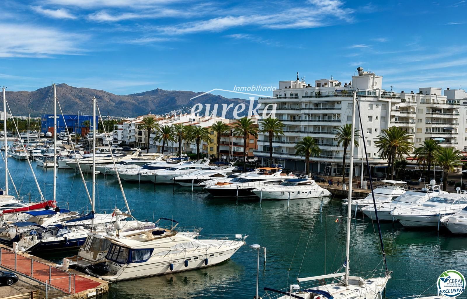 Apartamento totalmente renovado con terraza y espectaculares vistas al canal y al mar, en una de las zonas más buscadas de Empuriabrava - Foto 14