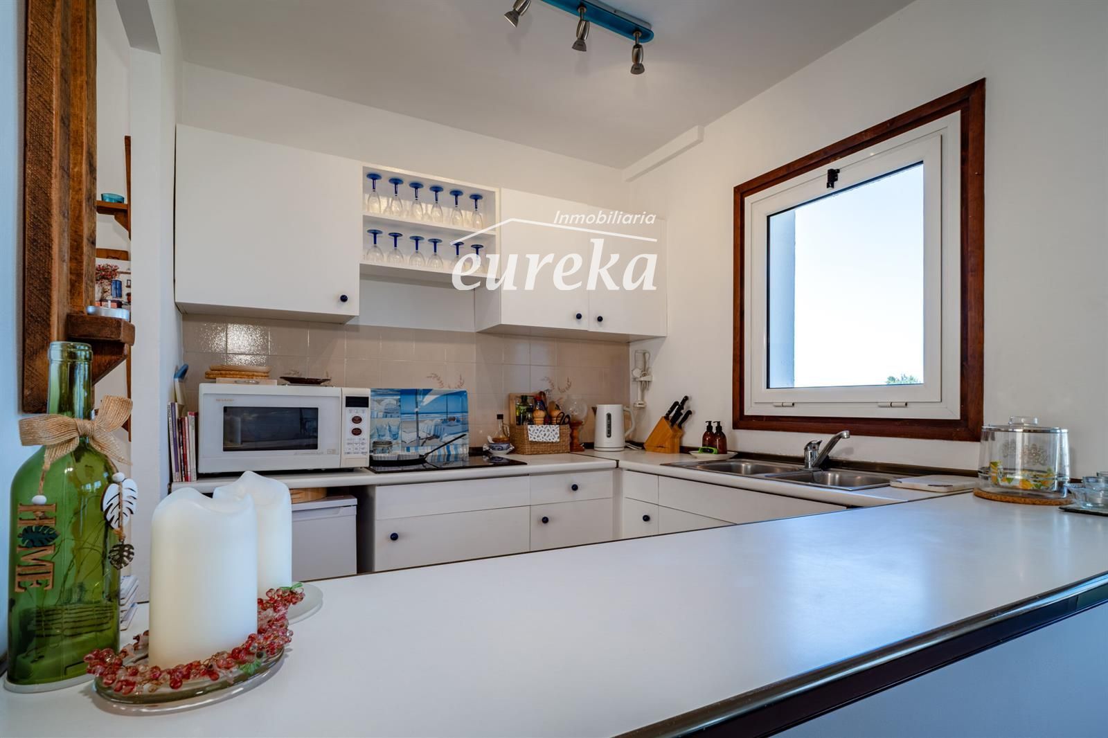 Apartament ubicat a tercera línia de mar amb piscina, jardí, i pàrquing - Foto 10