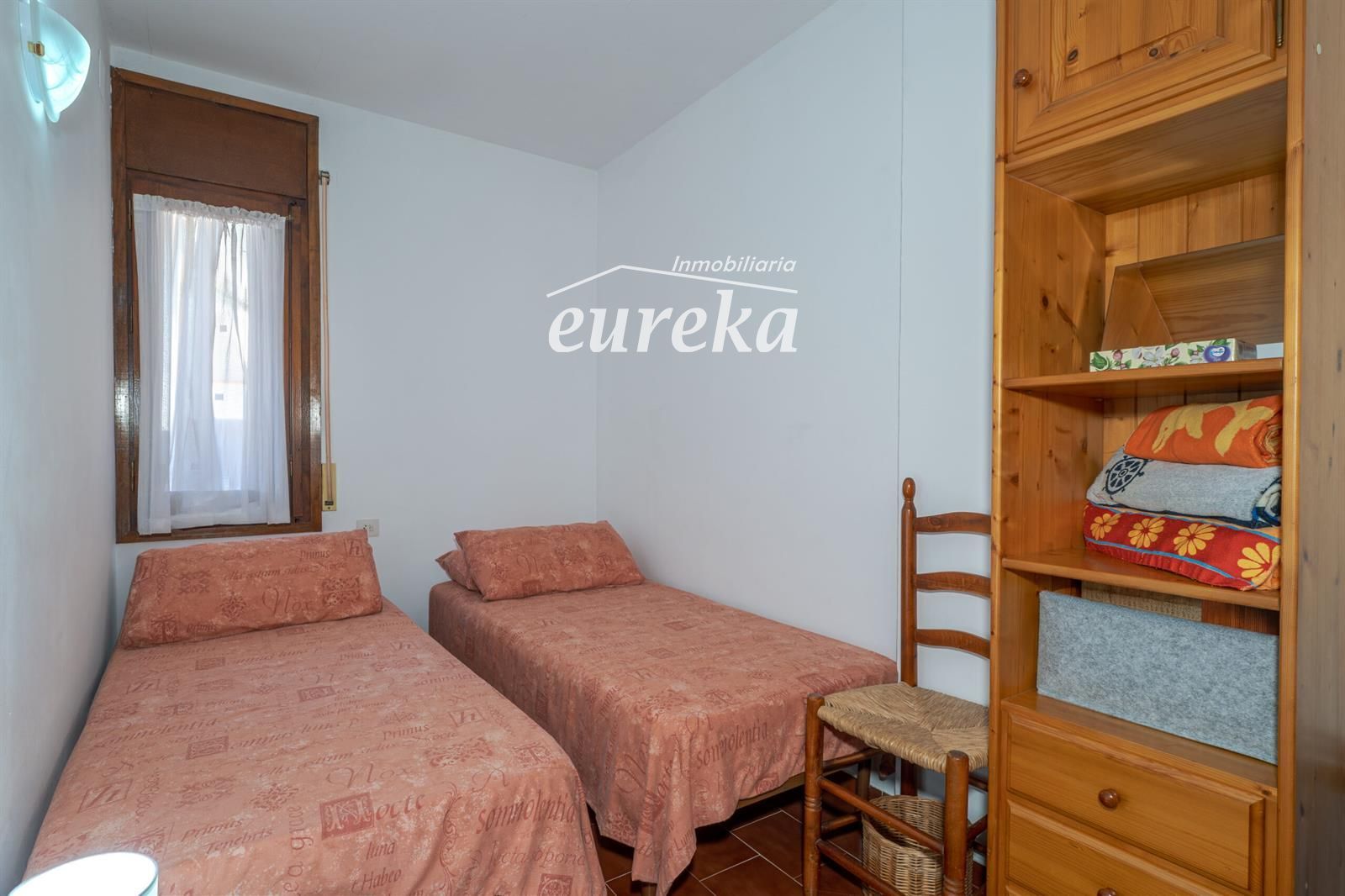 Apartament ubicat a tercera línia de mar amb piscina, jardí, i pàrquing - Foto 15