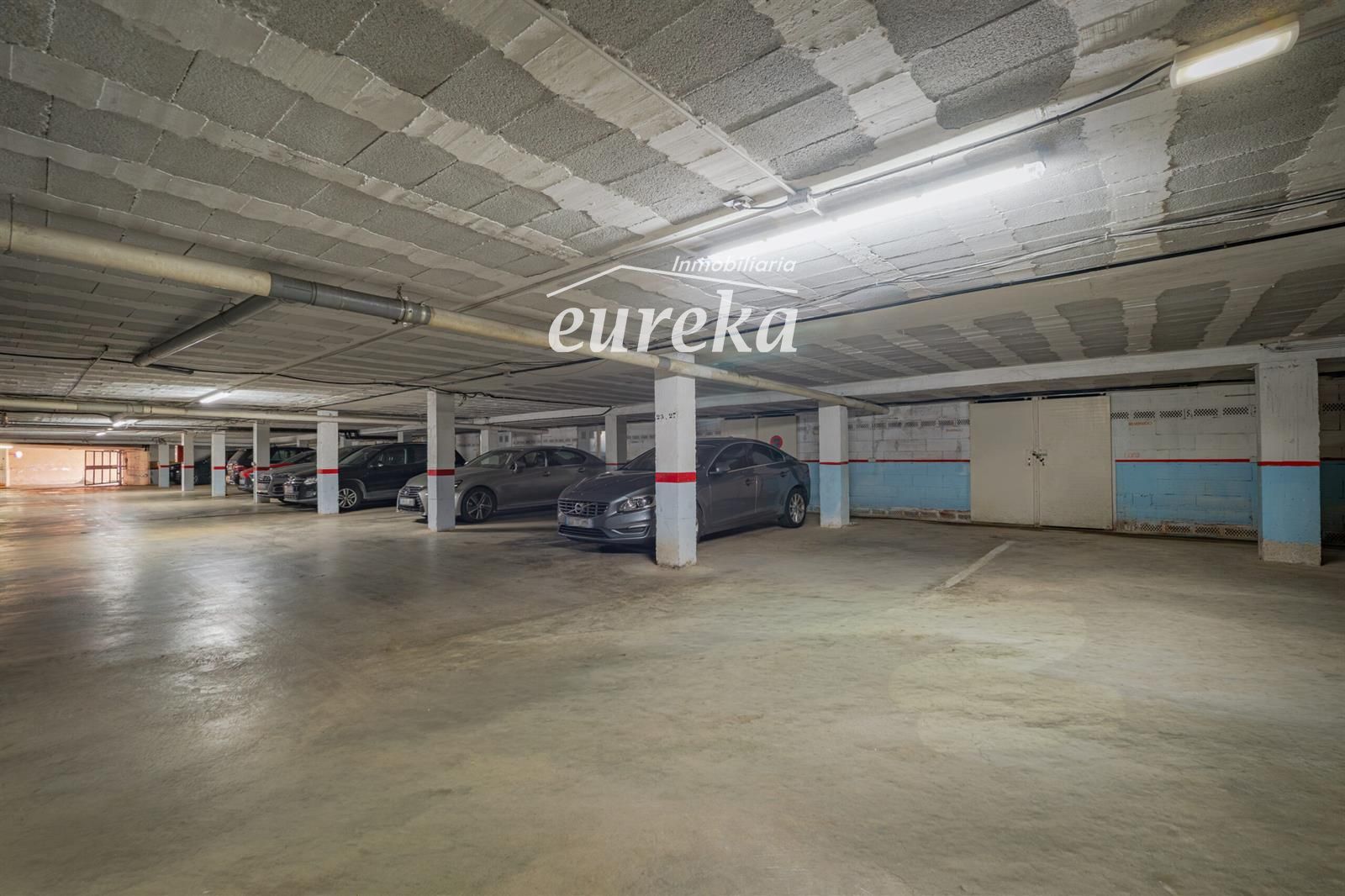Apartament ubicat a tercera línia de mar amb piscina, jardí, i pàrquing - Foto 21