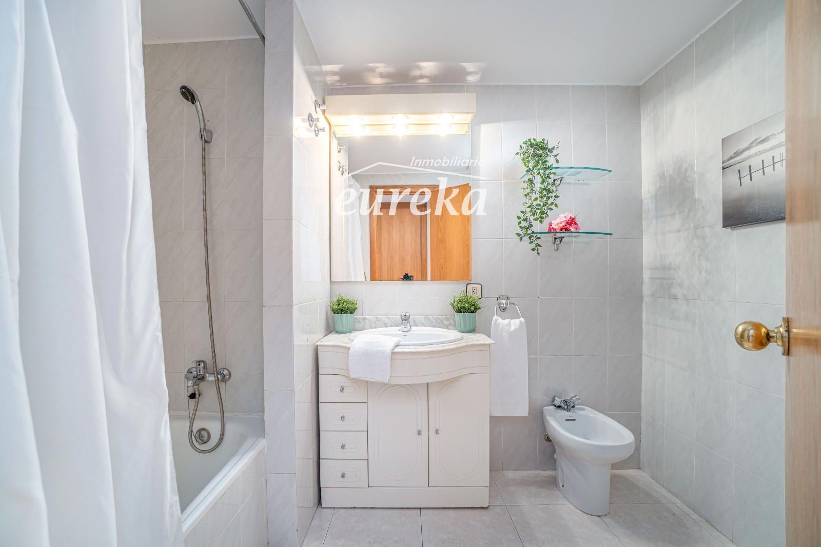 GRAN RESERVA Encantador apartamento a solo 50 metros de la playa, con piscinas, jardines comunitarios y licencia turística - Foto 13