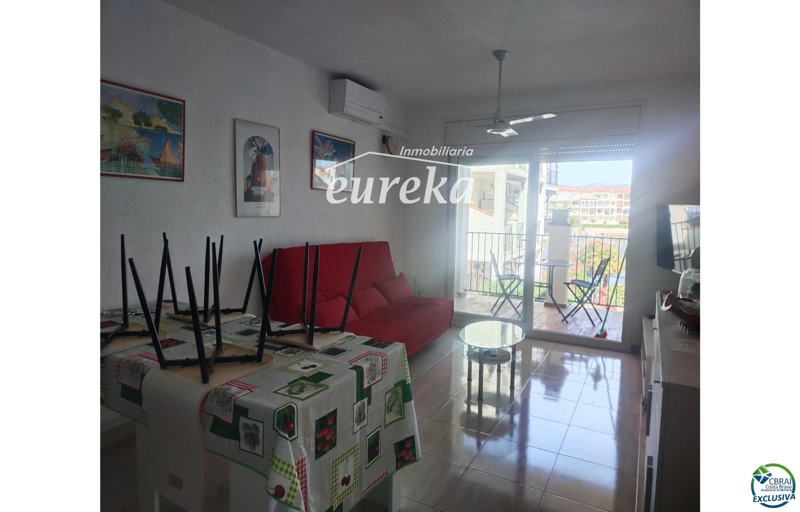 Apartamento agradable junto al lago San Maurici, con bonitas vistas al canal, piscina y jardines comunitarios. - Foto 4