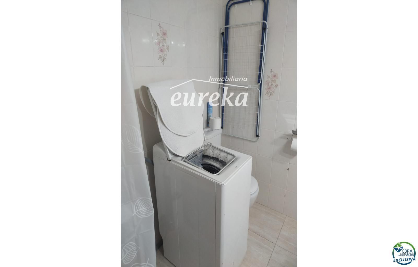 Apartamento agradable junto al lago San Maurici, con bonitas vistas al canal, piscina y jardines comunitarios. - Foto 14