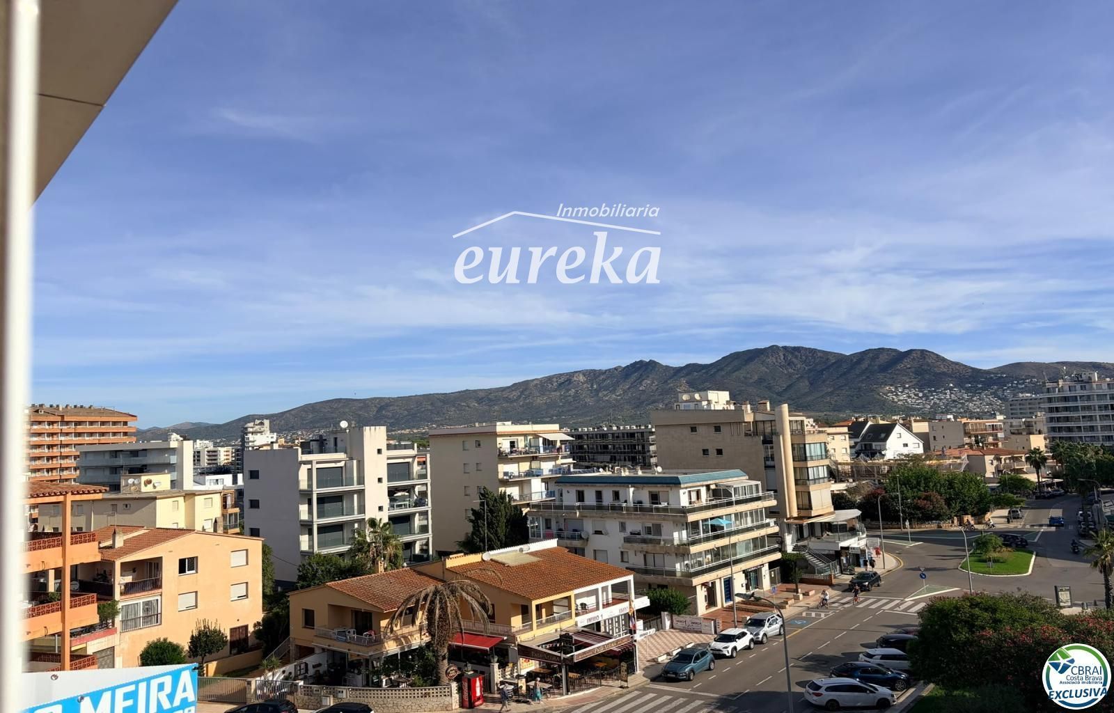 Primera línea, vista al mar, parking, piscinas y jardines sobre la playa. - Foto 4