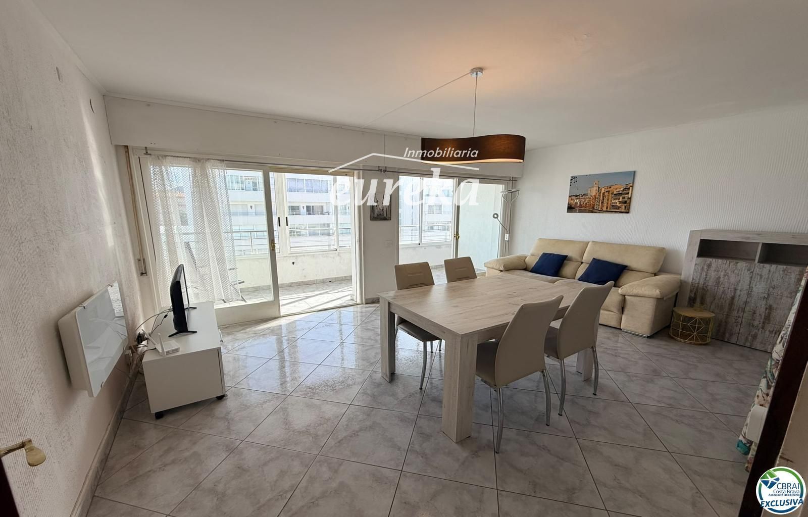 Primera línea, vista al mar, parking, piscinas y jardines sobre la playa. - Foto 11