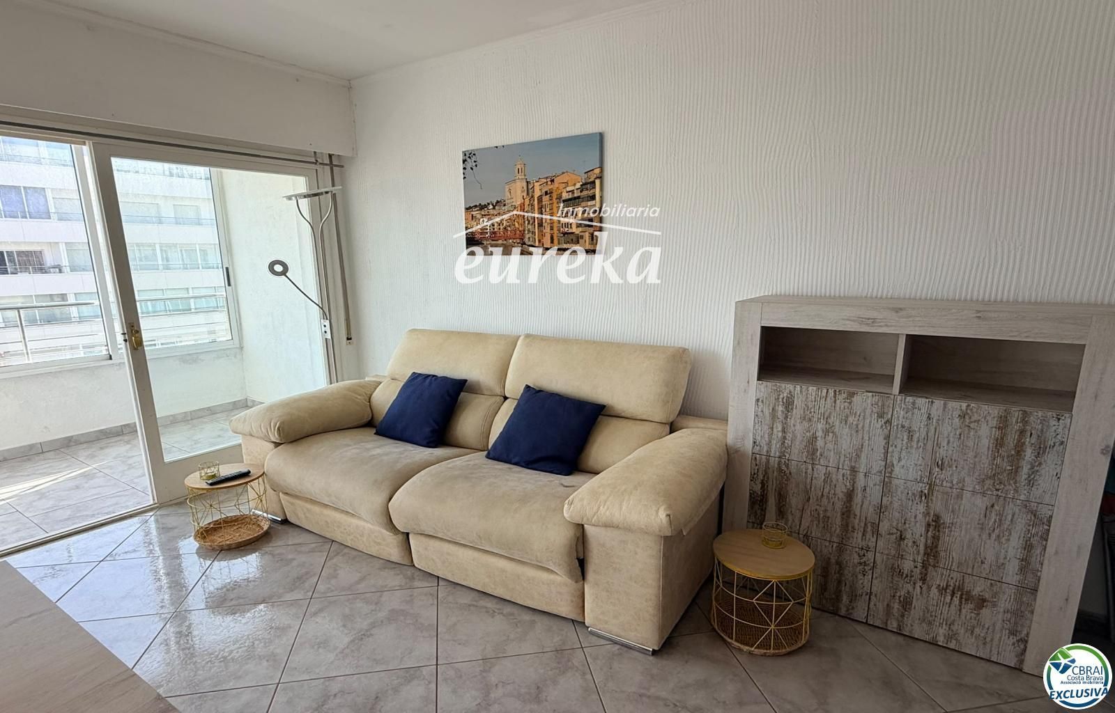 Primera línea, vista al mar, parking, piscinas y jardines sobre la playa. - Foto 14