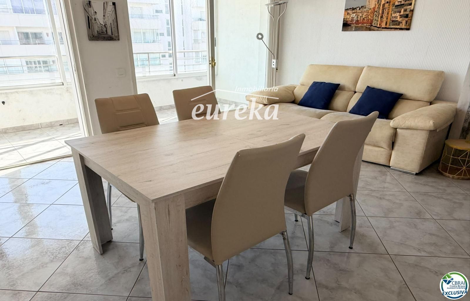 Primera línea, vista al mar, parking, piscinas y jardines sobre la playa. - Foto 16