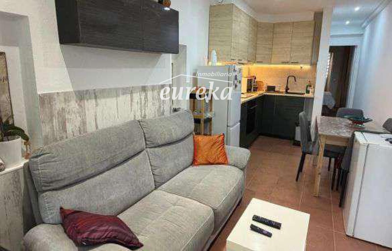 Planta baja de 2 habitaciones con terraza en complejo con piscina - Foto 7
