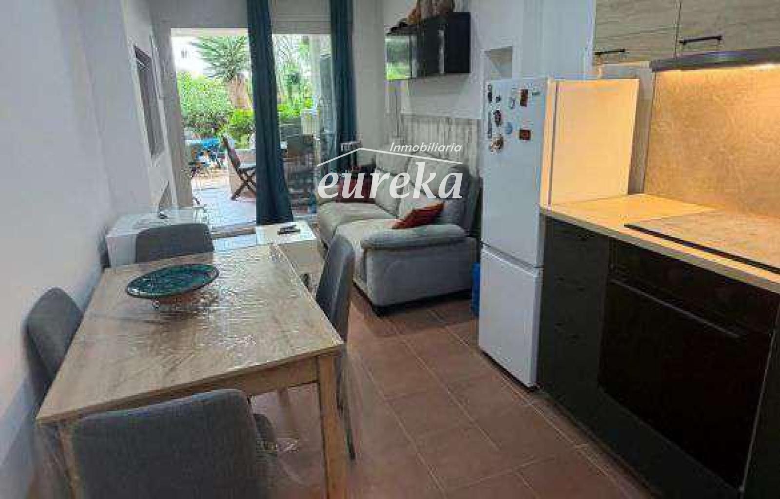 Planta baja de 2 habitaciones con terraza en complejo con piscina - Foto 18
