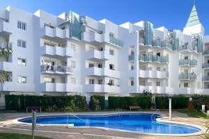Se vende ático de una habitación con bodega y plaza de aparcamiento privada en Roses. - Foto 2