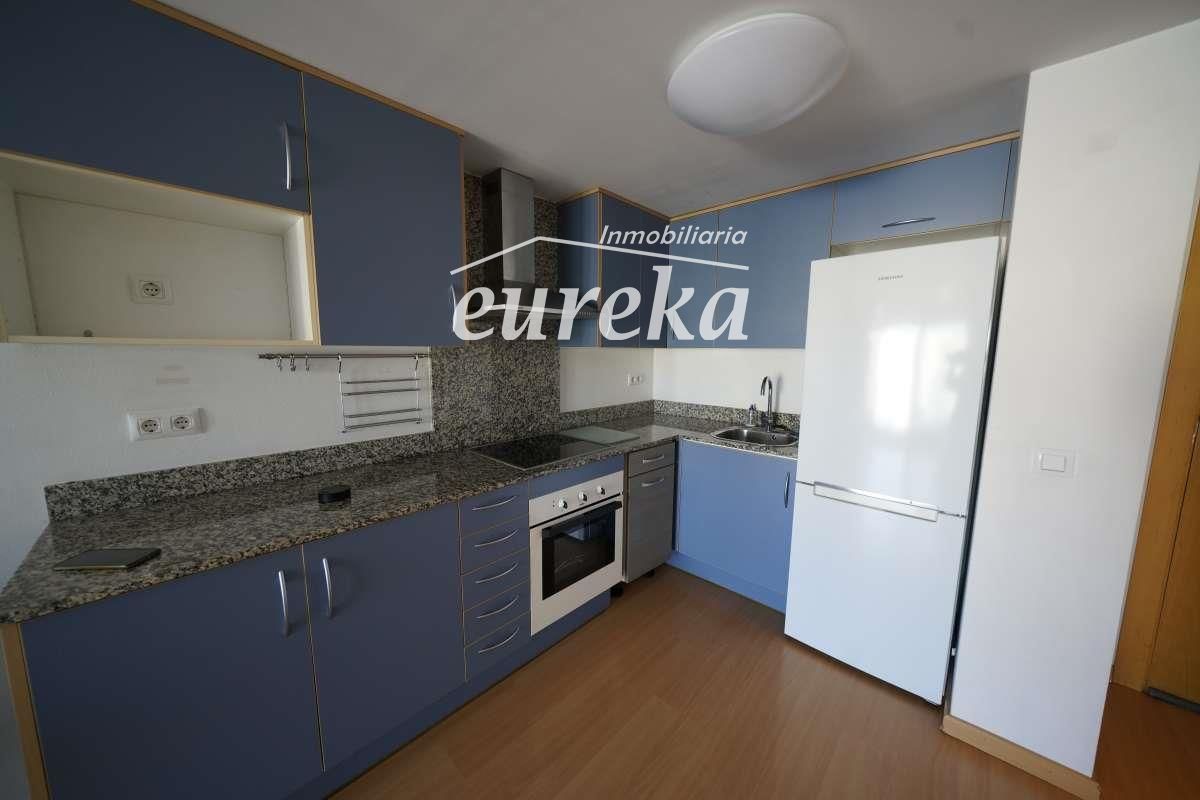 Se vende ático de una habitación con bodega y plaza de aparcamiento privada en Roses. - Foto 5