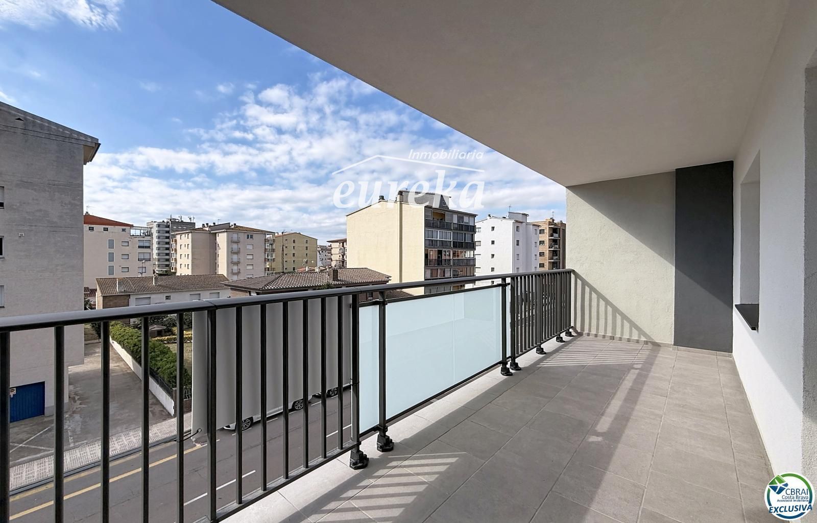 Apartamento 2 dormitorios renovado con terraza en Santa Margarida, Rosas - Foto 1