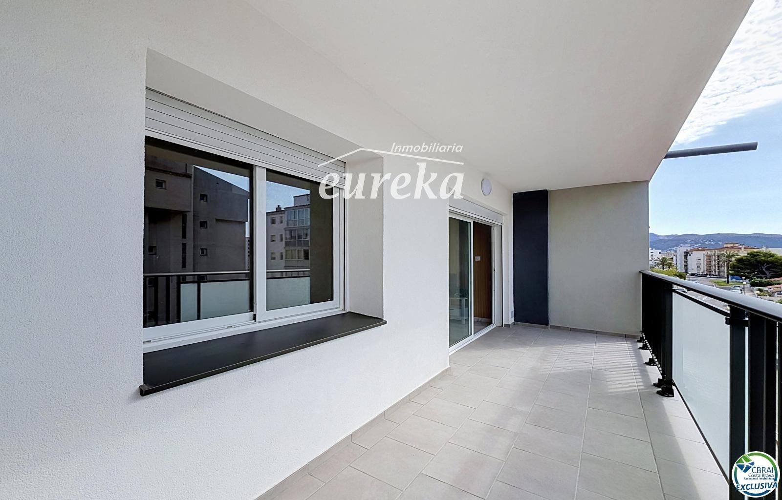 Apartamento 2 dormitorios renovado con terraza en Santa Margarida, Rosas - Foto 7