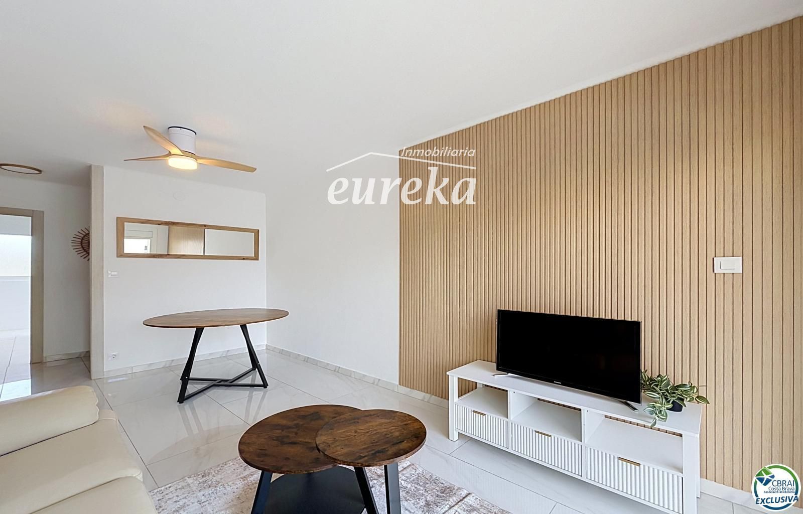 Apartamento 2 dormitorios renovado con terraza en Santa Margarida, Rosas - Foto 9
