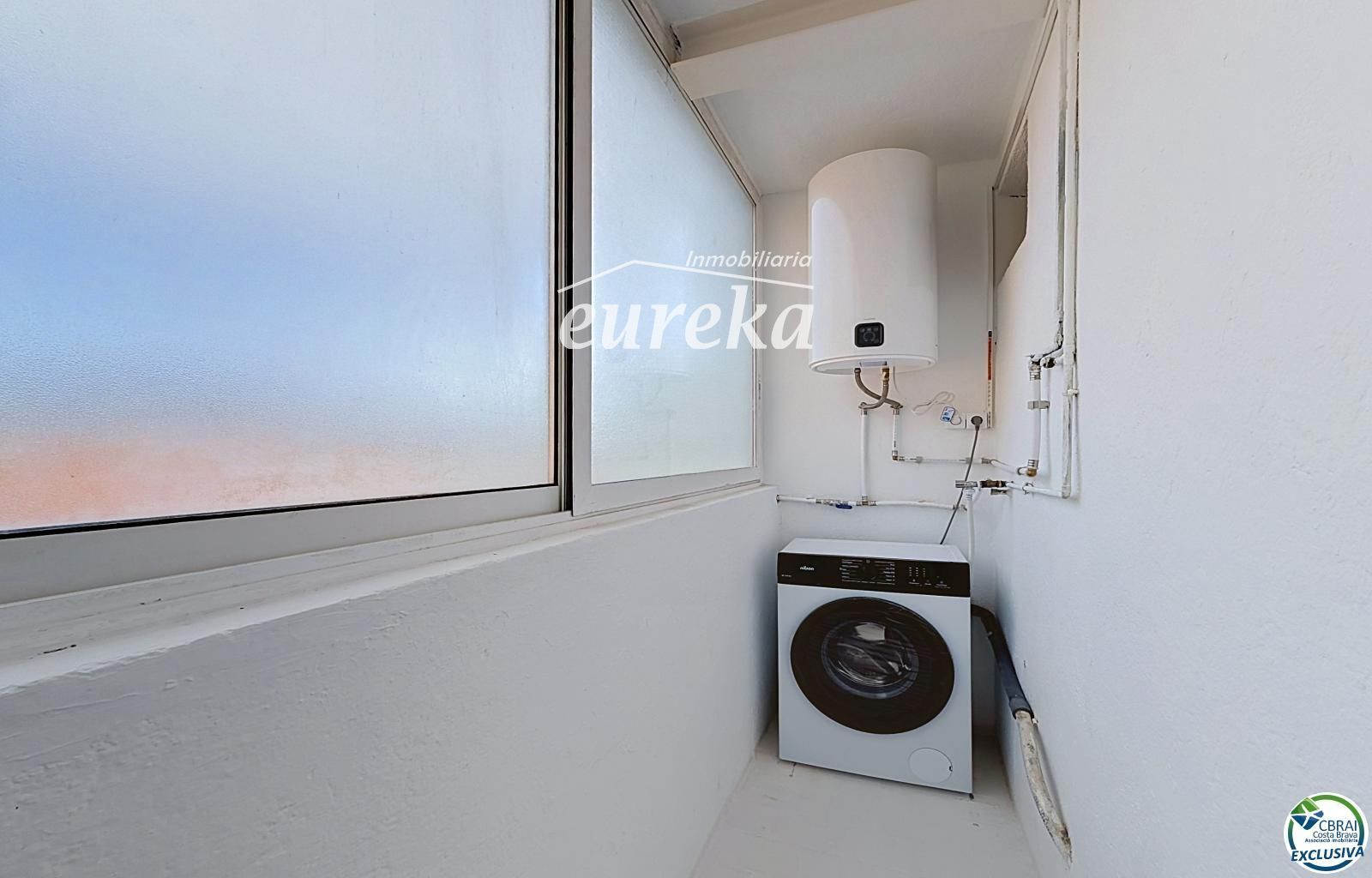Apartamento 2 dormitorios renovado con terraza en Santa Margarida, Rosas - Foto 11