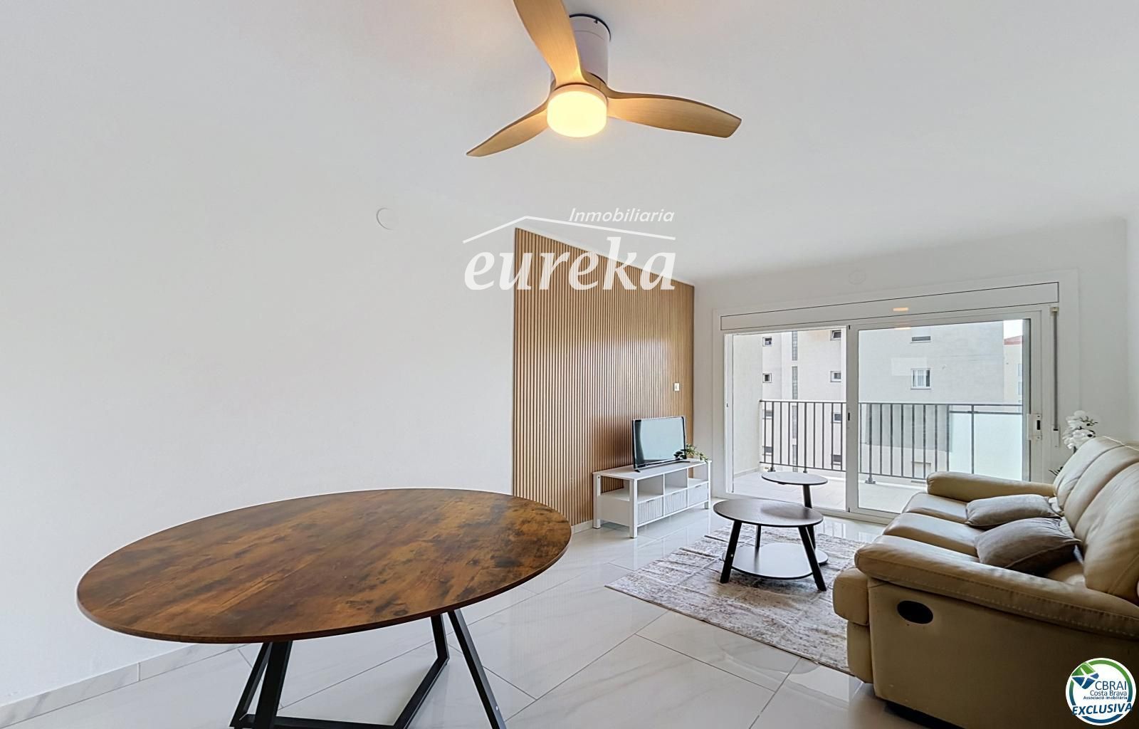 Apartamento 2 dormitorios renovado con terraza en Santa Margarida, Rosas - Foto 12