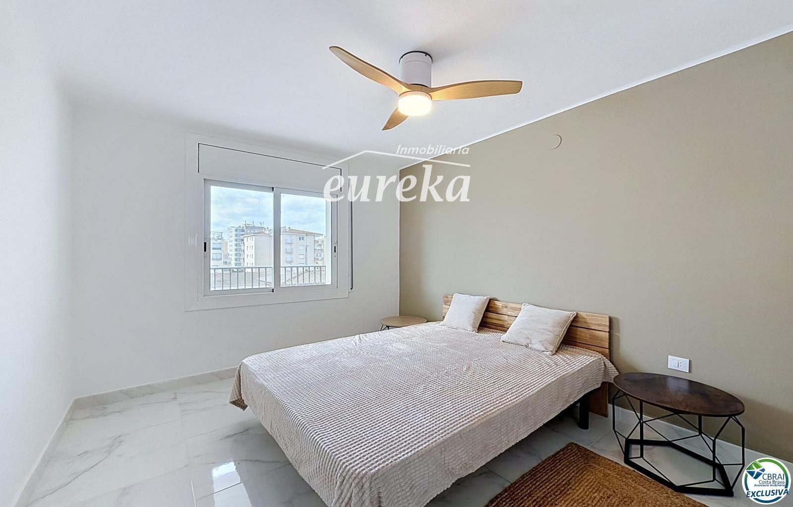 Apartamento 2 dormitorios renovado con terraza en Santa Margarida, Rosas - Foto 17