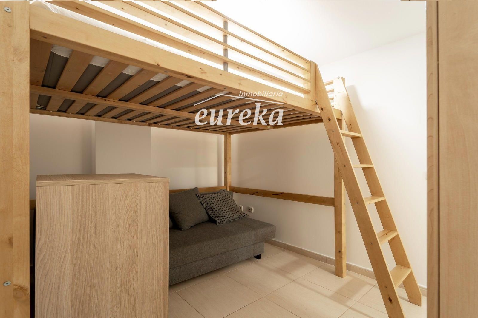Moderno apartamento en planta baja en complejo residencial con zonas ajardinadas y piscina comunitaria - Foto 14