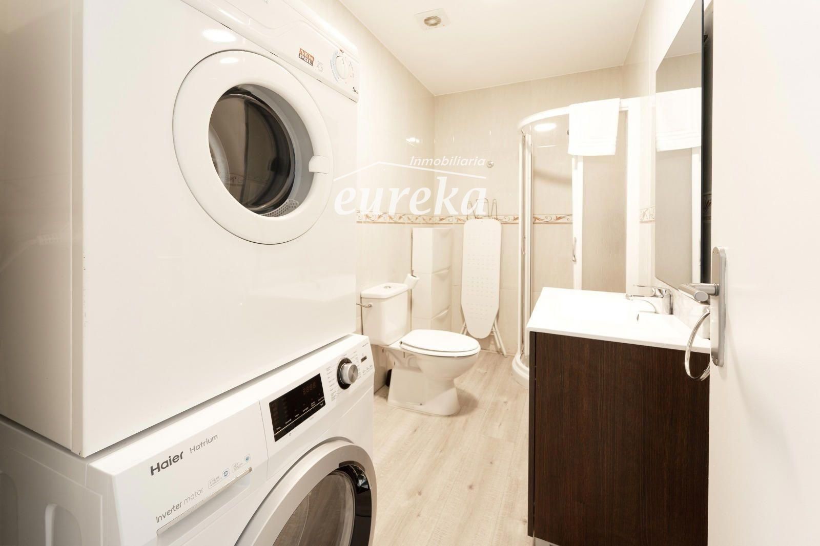 Moderno apartamento en planta baja en complejo residencial con zonas ajardinadas y piscina comunitaria - Foto 16