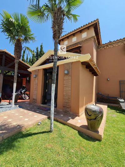 Chalet Independiente en venta Estepona, Málaga. Ref: 1880. Agencia López