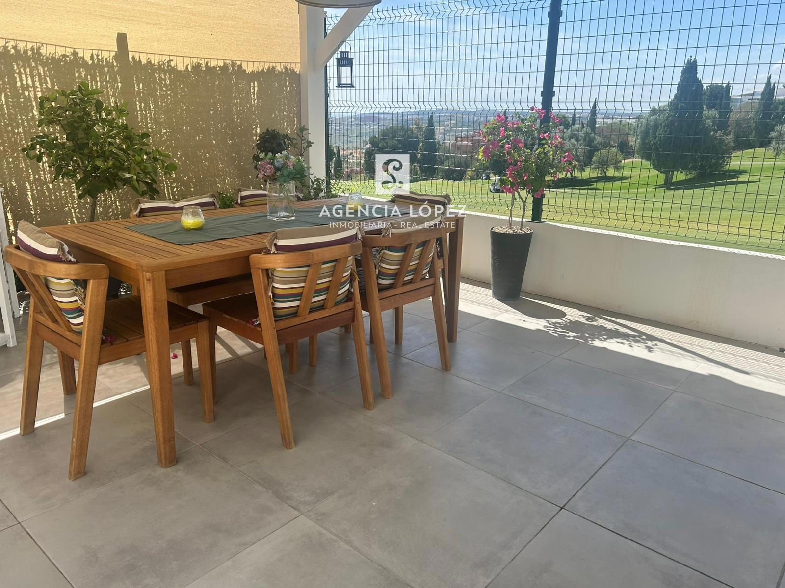 Piso en venta Casares, Málaga. Ref: 2124. Agencia López