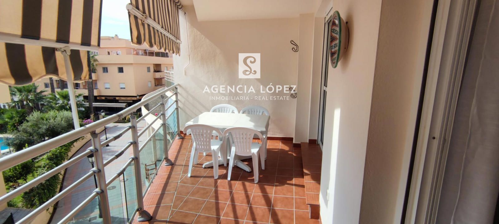 Piso en venta San Luis De Sabinillas, Málaga. Ref: 2201. Agencia López