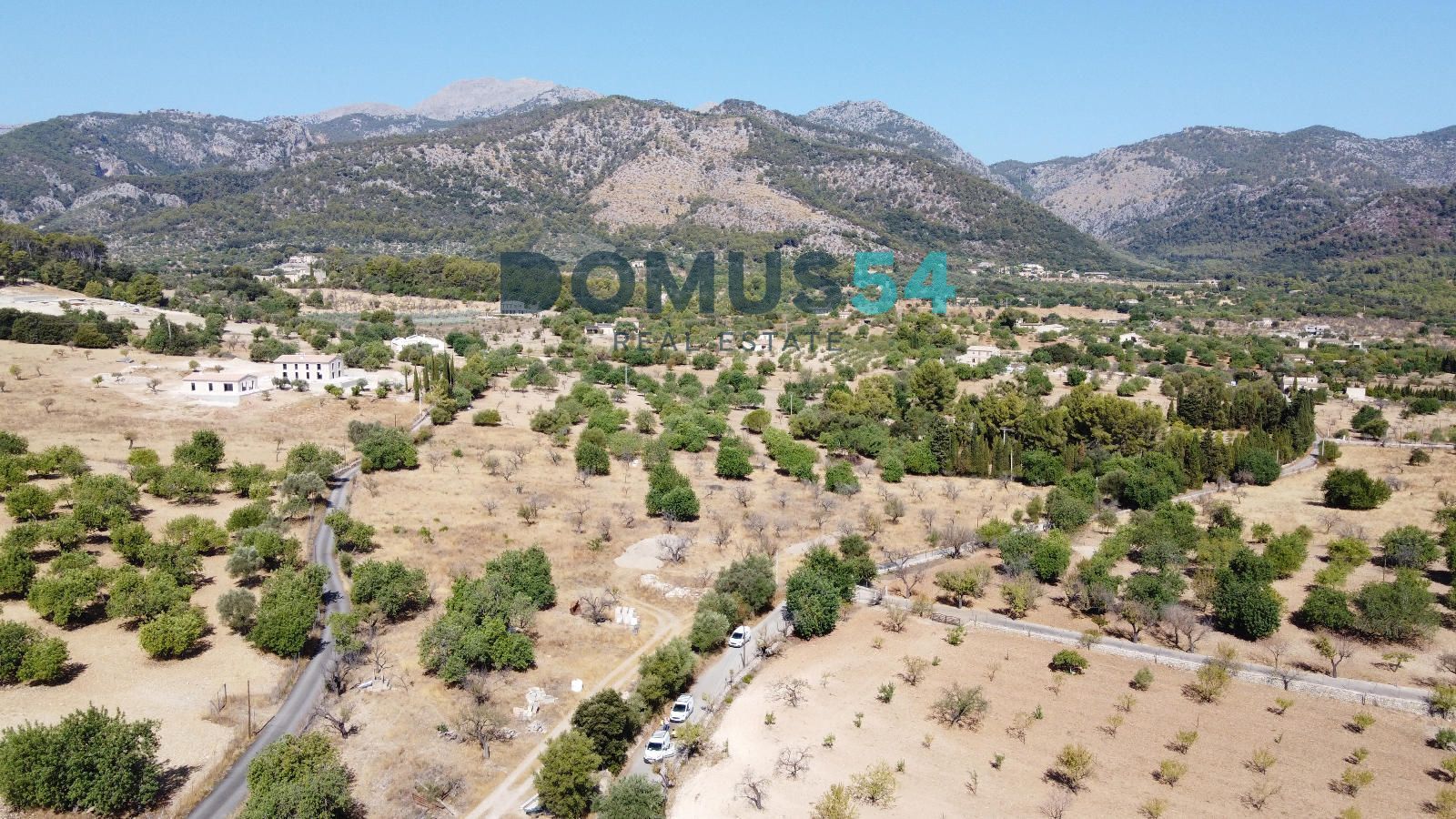 Terreno rústico edificable en Moscari con proyecto y licencia