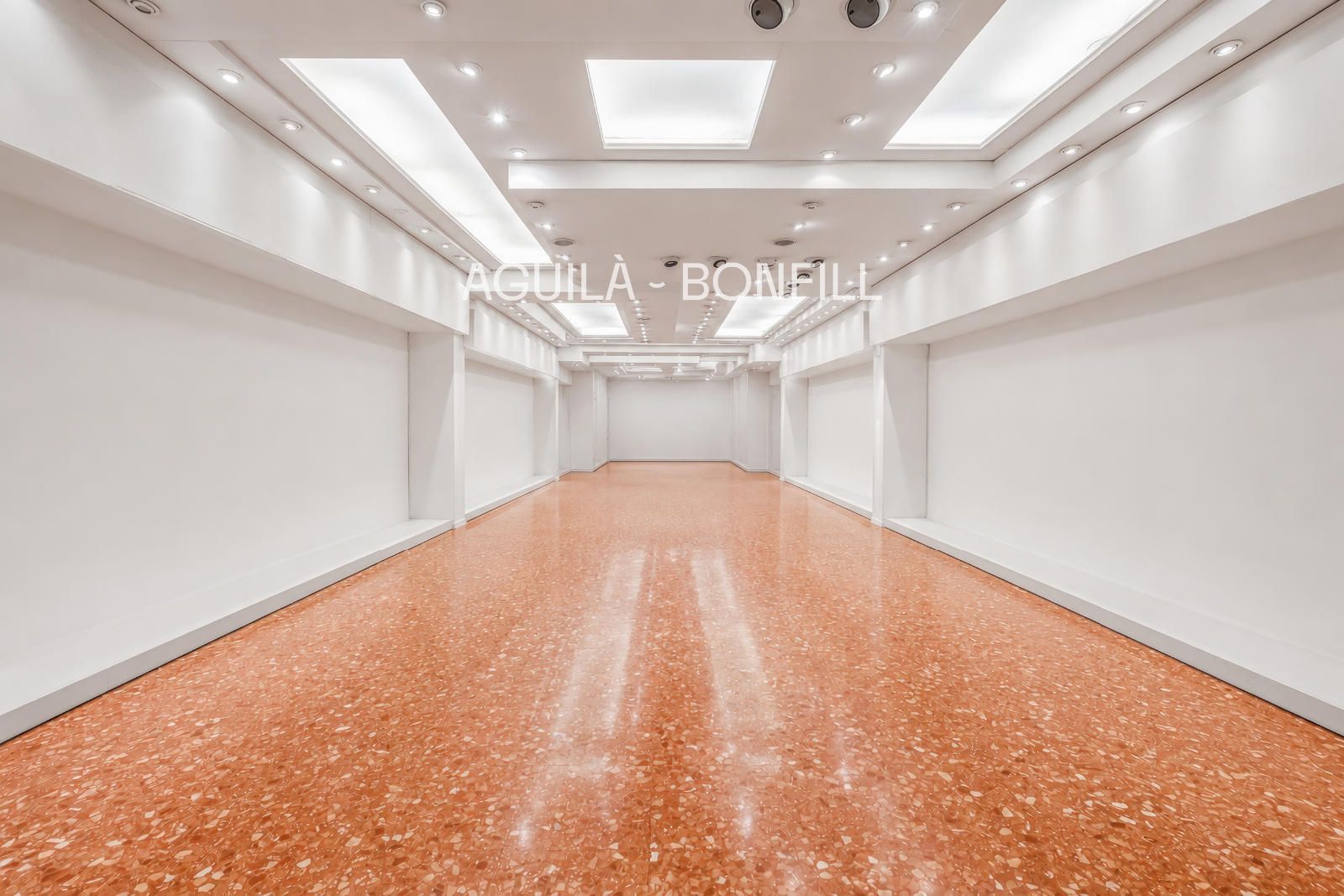 Local Comercial en lloguer a Barcelona (Eixample)